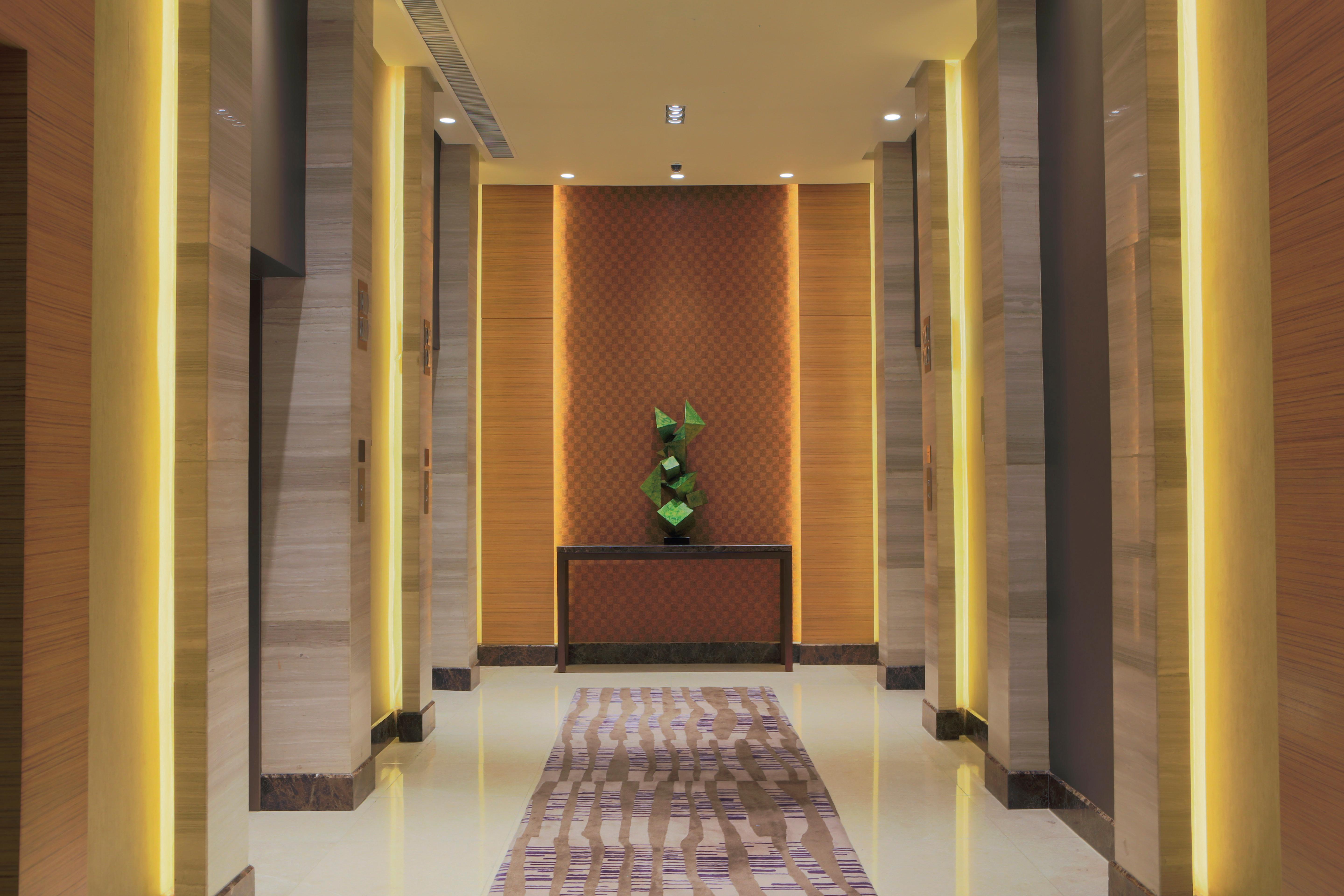 Holiday Inn & Suites Makati By Ihg Makati City Екстер'єр фото The interior of the hotel