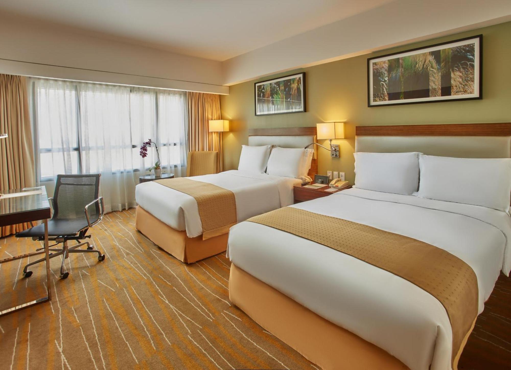 Holiday Inn & Suites Makati By Ihg Makati City Екстер'єр фото Deluxe Room