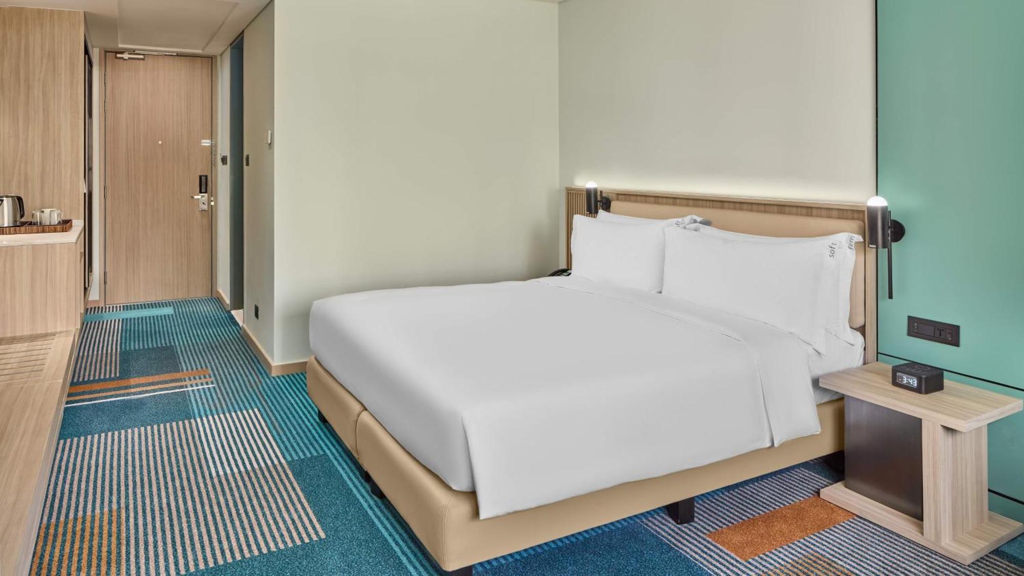 Holiday Inn & Suites Makati By Ihg Makati City Екстер'єр фото